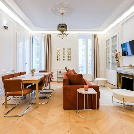 Elegance Oda ve Kahvaltı Lyon